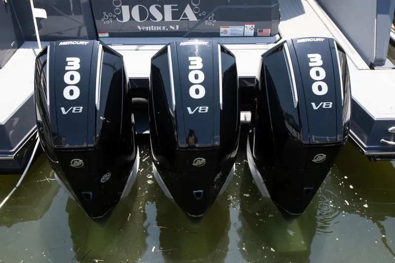 Slide: The Image of Cruisers 38 GLS-OB SB 2024 - 94