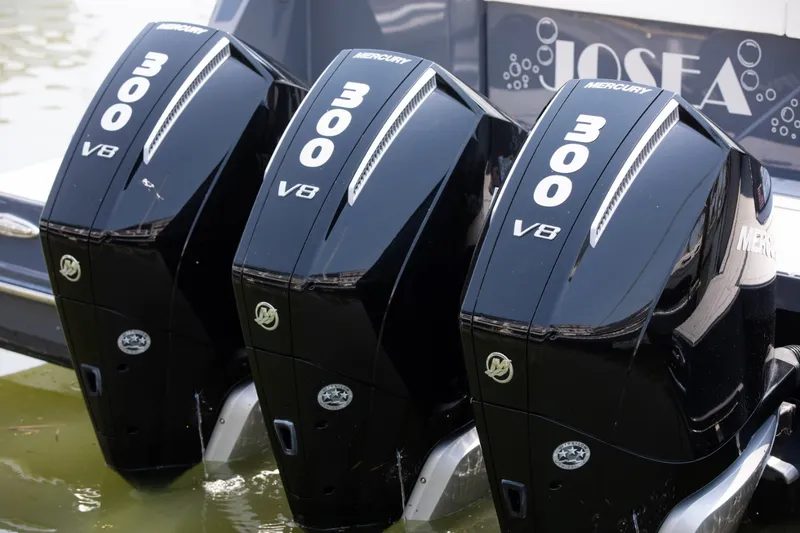 Slide: The Image of Cruisers 38 GLS-OB SB 2024 - 88