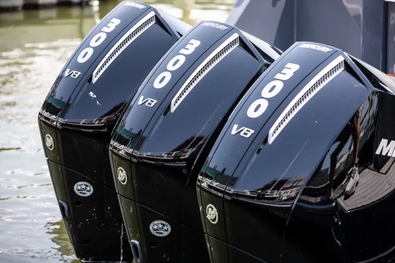Slide: The Image of Cruisers 38 GLS-OB SB 2024 - 91