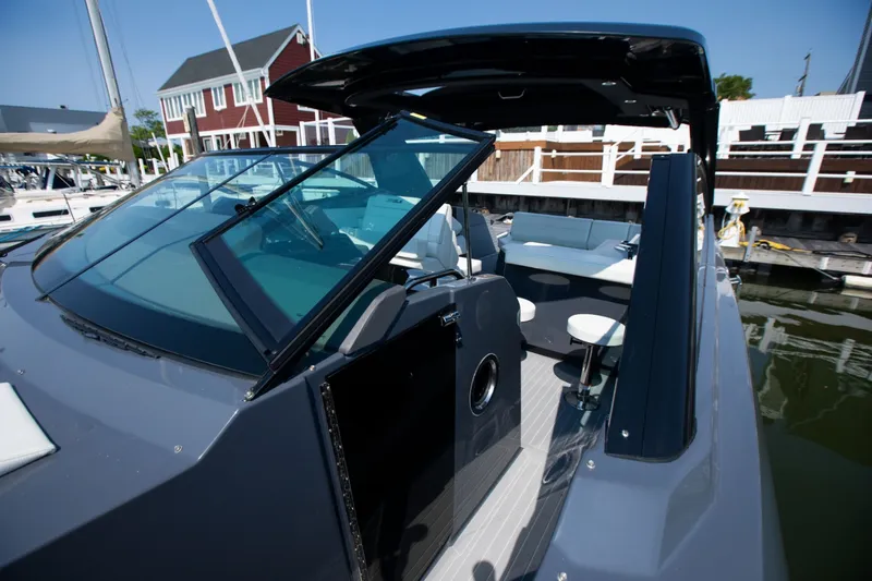 Slide: The Image of Cruisers 38 GLS-OB SB 2024 - 69