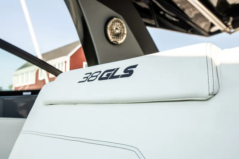 Slide: The Image of Cruisers 38 GLS-OB SB 2024 - 38