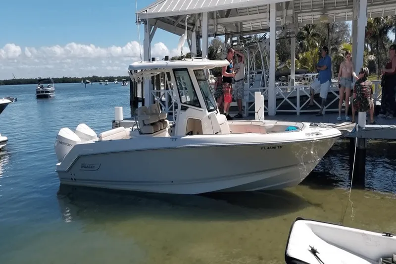 Slide: The Image of Boston Whaler 250 OUTRAGE 2022 - 3