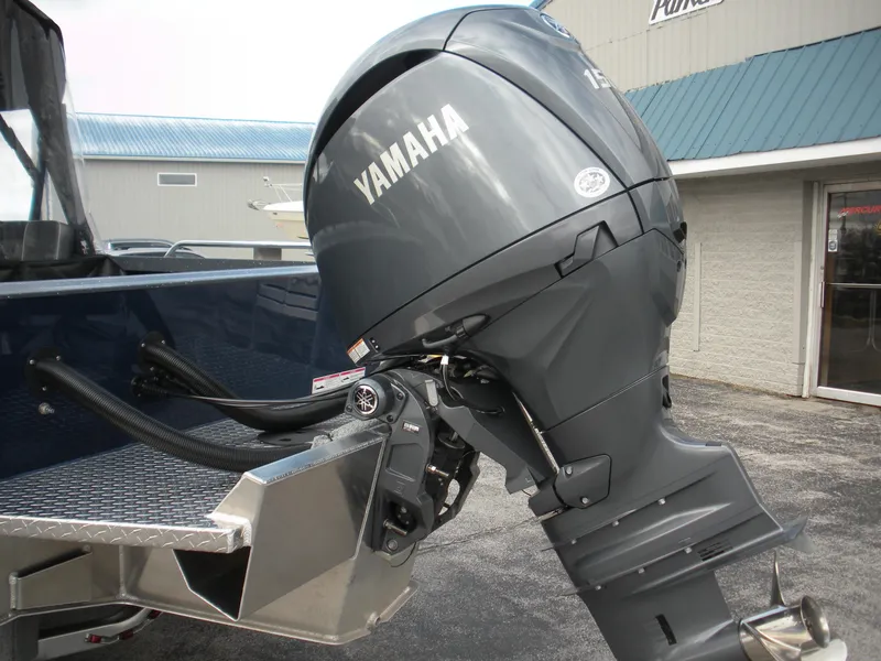 Slide: The Image of 2024 Duckworth 18 Advantage Sport with Yamaha outboard motor. - 4