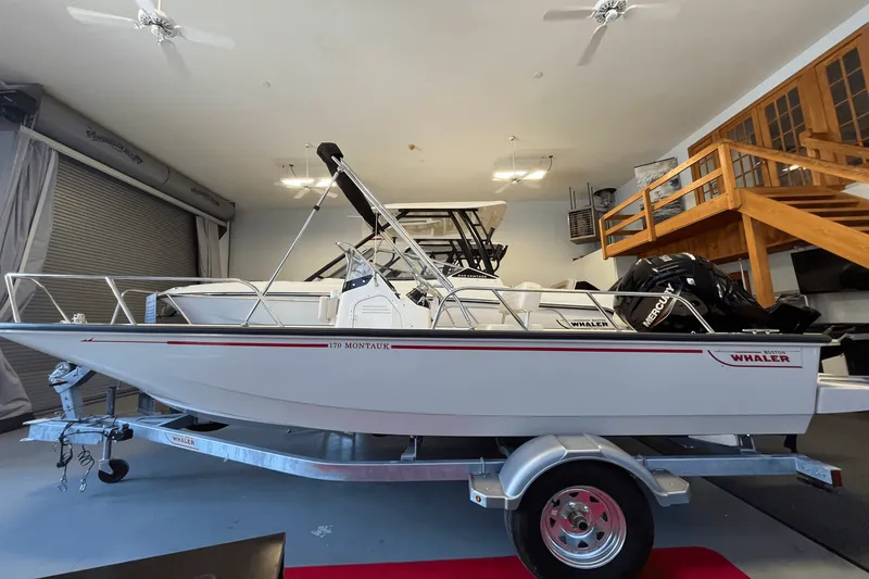 The Image of Boston Whaler 170 Montauk 2026 - 0