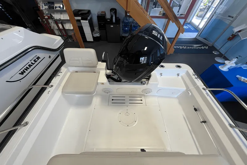 Slide: The Image of Boston Whaler 170 Montauk 2026 - 2