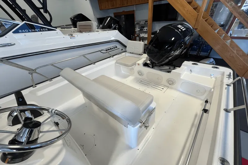 Slide: The Image of Boston Whaler 170 Montauk 2026 - 4