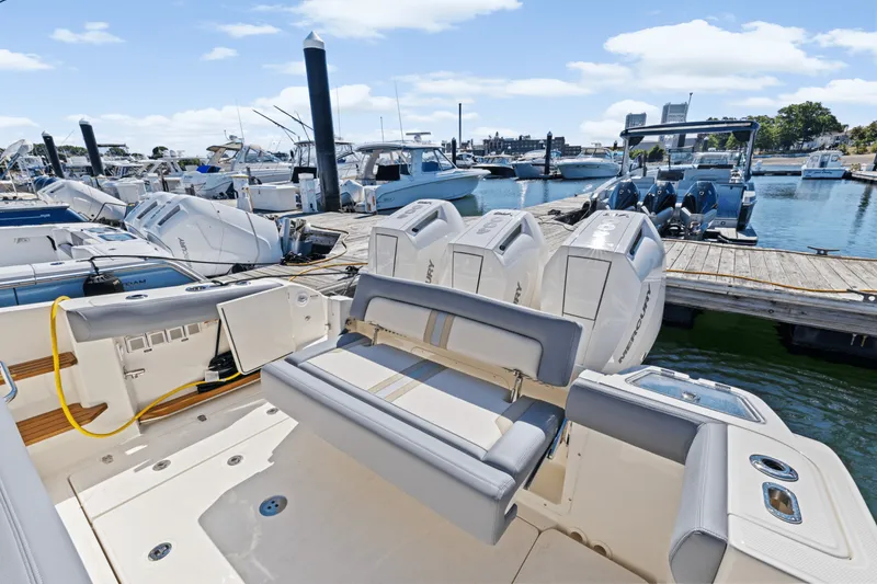 Slide: The Image of Boston Whaler 350 Realm 2025 - 10