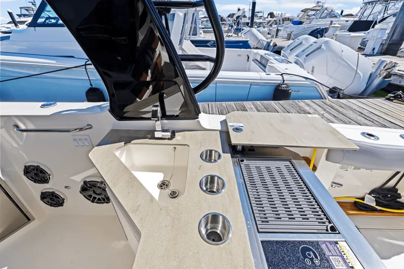 Slide: The Image of Boston Whaler 350 Realm 2025 - 16