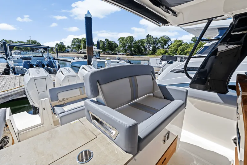 Slide: The Image of Boston Whaler 350 Realm 2025 - 18