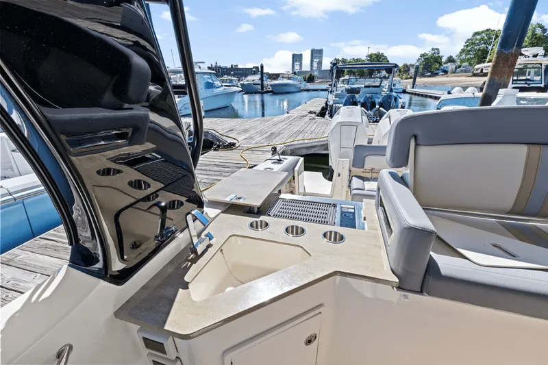 Slide: The Image of Boston Whaler 350 Realm 2025 - 19