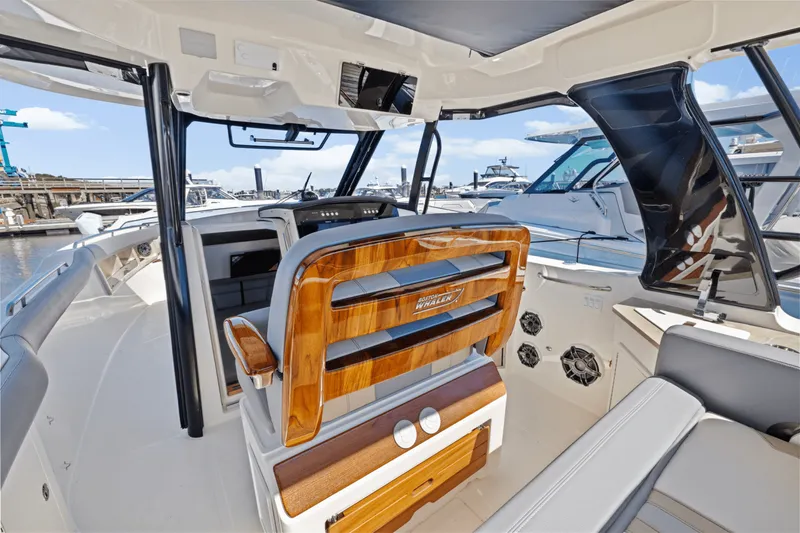 Slide: The Image of Boston Whaler 350 Realm 2025 - 20