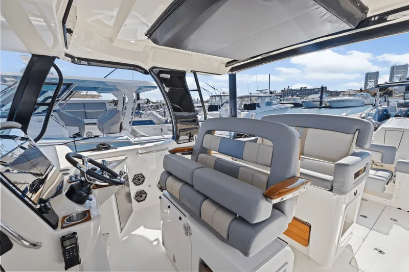 Slide: The Image of Boston Whaler 350 Realm 2025 - 25