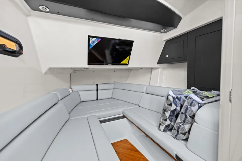 Slide: The Image of Boston Whaler 350 Realm 2025 - 32