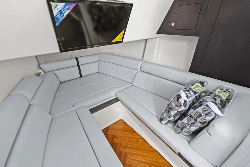 Slide: The Image of Boston Whaler 350 Realm 2025 - 34