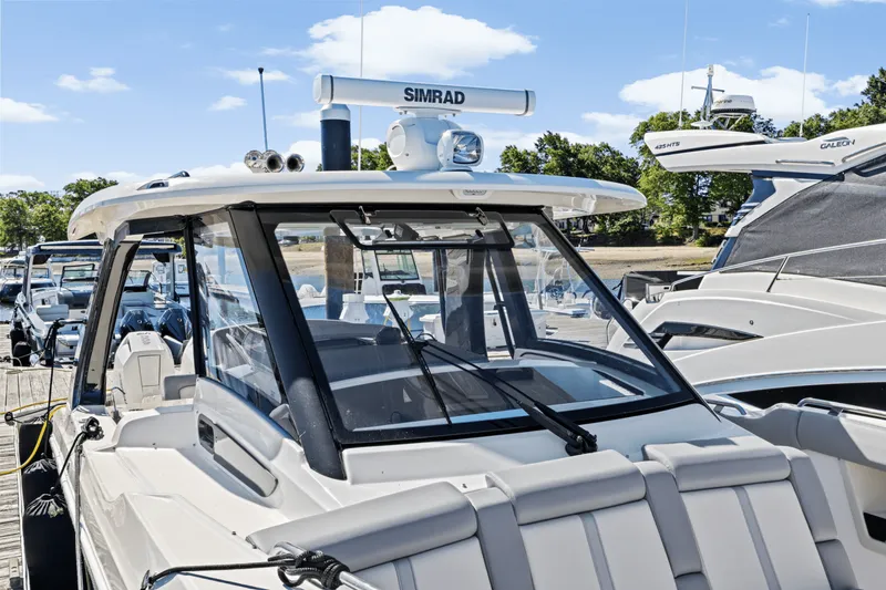 Slide: The Image of Boston Whaler 350 Realm 2025 - 46