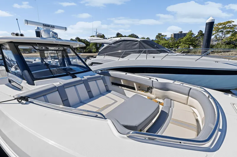 Slide: The Image of Boston Whaler 350 Realm 2025 - 47