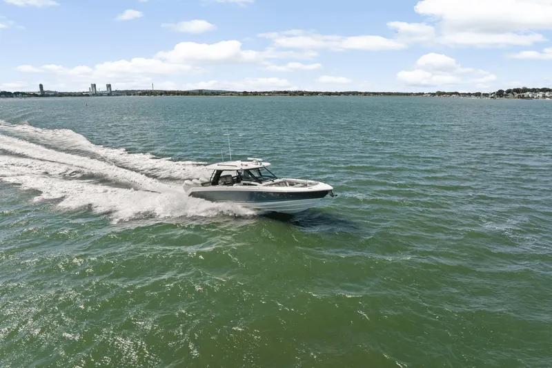 Slide: The Image of Boston Whaler 350 Realm 2025 - 51