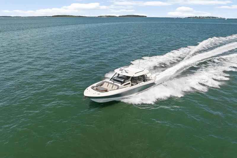 Slide: The Image of Boston Whaler 350 Realm 2025 - 59