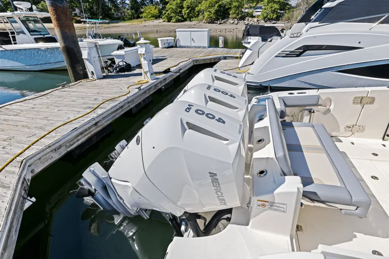 Slide: The Image of Boston Whaler 350 Realm 2025 - 6