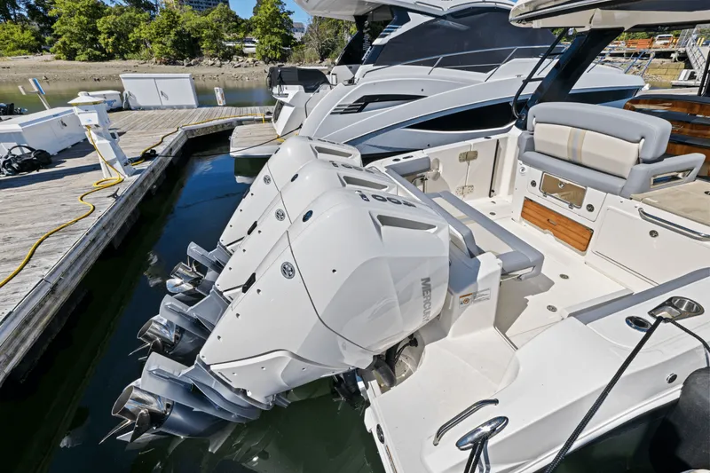 Slide: The Image of Boston Whaler 350 Realm 2025 - 7