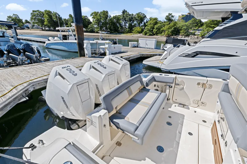 Slide: The Image of Boston Whaler 350 Realm 2025 - 8