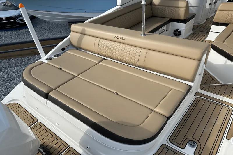 Slide: The Image of Sea Ray 270 SDX-OB 2020 - 11