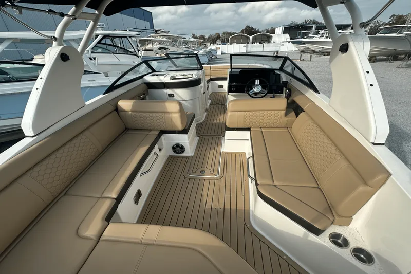 Slide: The Image of Sea Ray 270 SDX-OB 2020 - 13