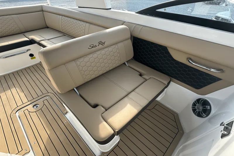 Slide: The Image of Sea Ray 270 SDX-OB 2020 - 15