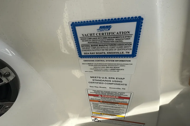 Slide: The Image of Sea Ray 270 SDX-OB 2020 - 39