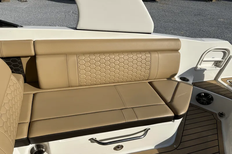 Slide: The Image of Sea Ray 270 SDX-OB 2020 - 41