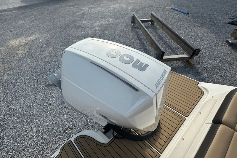 Slide: The Image of Sea Ray 270 SDX-OB 2020 - 7