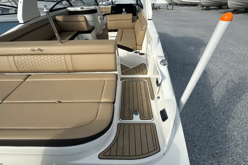 Slide: The Image of Sea Ray 270 SDX-OB 2020 - 9