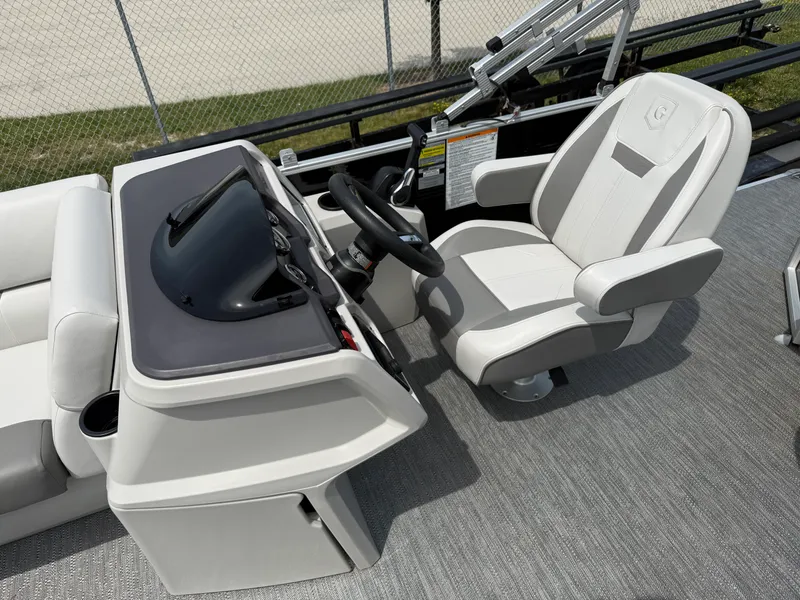 Slide: The Image of Godfrey SW2086CX 2023 - 7