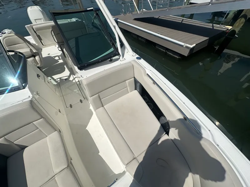Slide: The Image of Boston Whaler 230 VANTAGE 2018 - 19