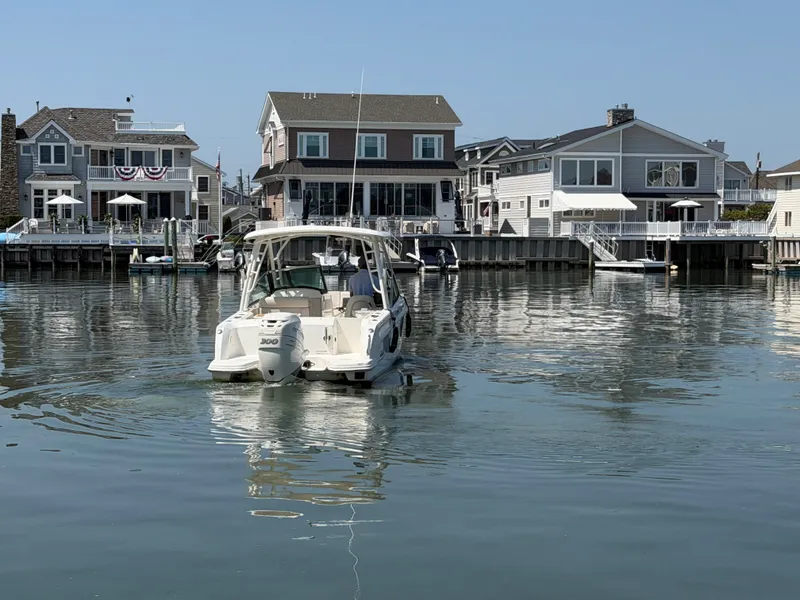 Slide: The Image of Boston Whaler 230 VANTAGE 2018 - 27