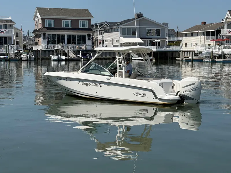 Slide: The Image of Boston Whaler 230 VANTAGE 2018 - 2