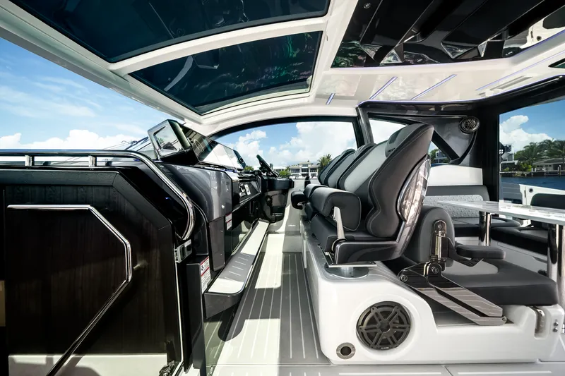 Slide: The Image of Galeon 435 GTO 2027 - 31