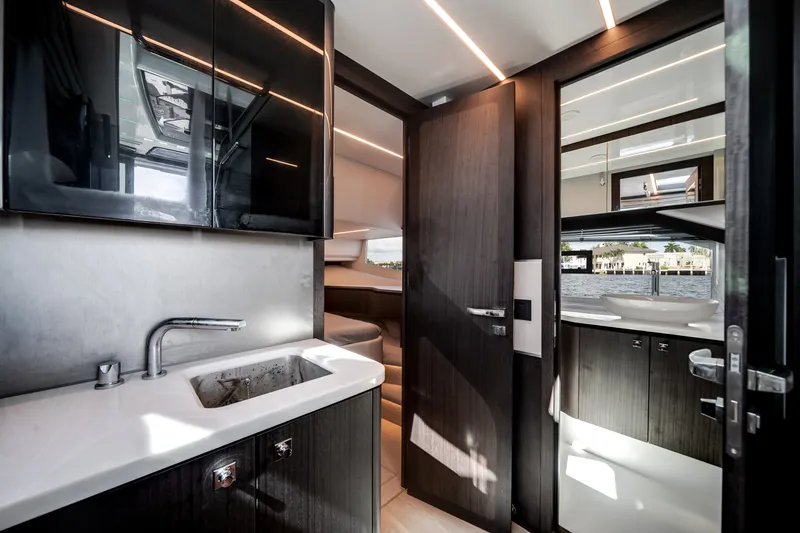 Slide: The Image of Galeon 435 GTO 2027 - 51