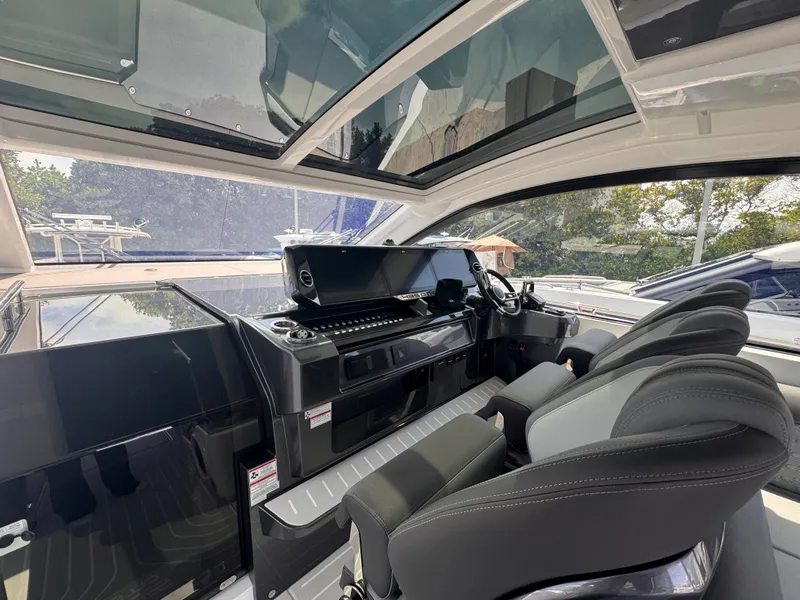 Slide: The Image of Galeon 435 GTO 2027 - 10