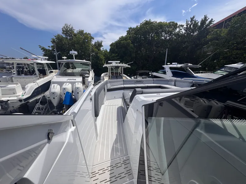 Slide: The Image of Galeon 435 GTO 2027 - 17