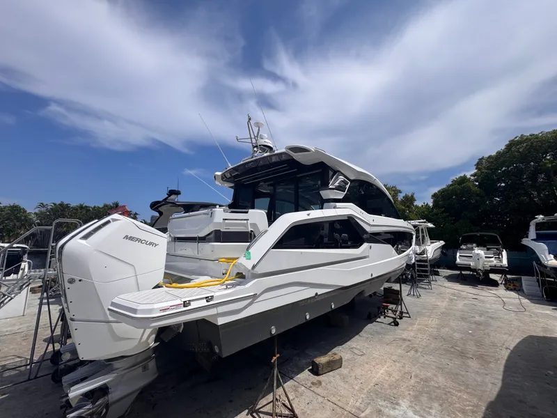 Slide: The Image of Galeon 435 GTO 2027 - 3