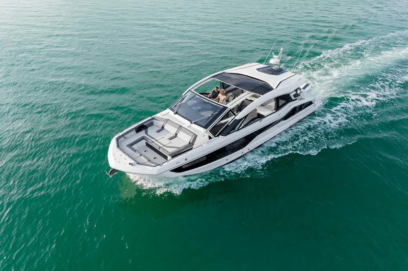 Slide: The Image of Galeon 435GTO 2027 - 7
