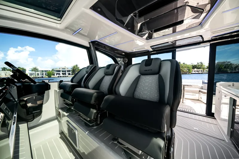 Slide: The Image of Galeon 435 GTO 2027 - 32