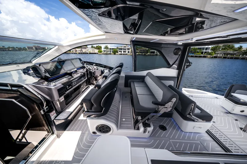 Slide: The Image of Galeon 435 GTO 2027 - 22