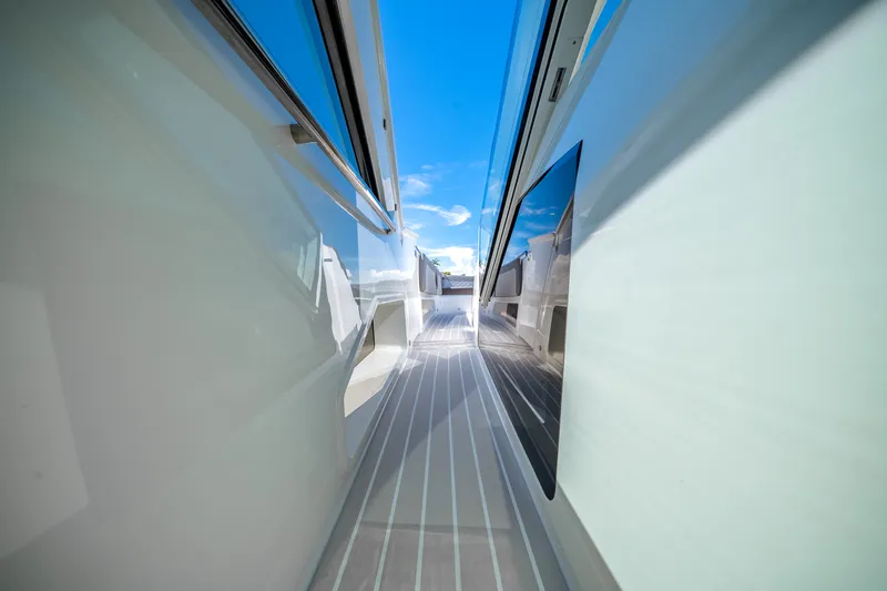 Slide: The Image of Galeon 435 GTO 2027 - 44
