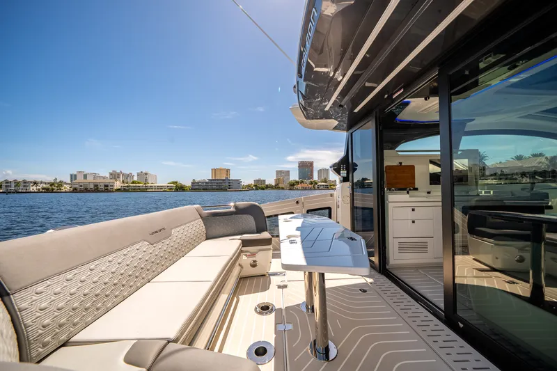 Slide: The Image of Galeon 435 GTO 2027 - 15