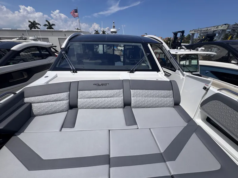 Slide: The Image of Galeon 435 GTO 2027 - 19