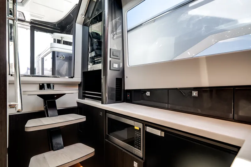 Slide: The Image of Galeon 435 GTO 2027 - 48