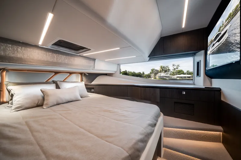 Slide: The Image of Galeon 435 GTO 2027 - 54