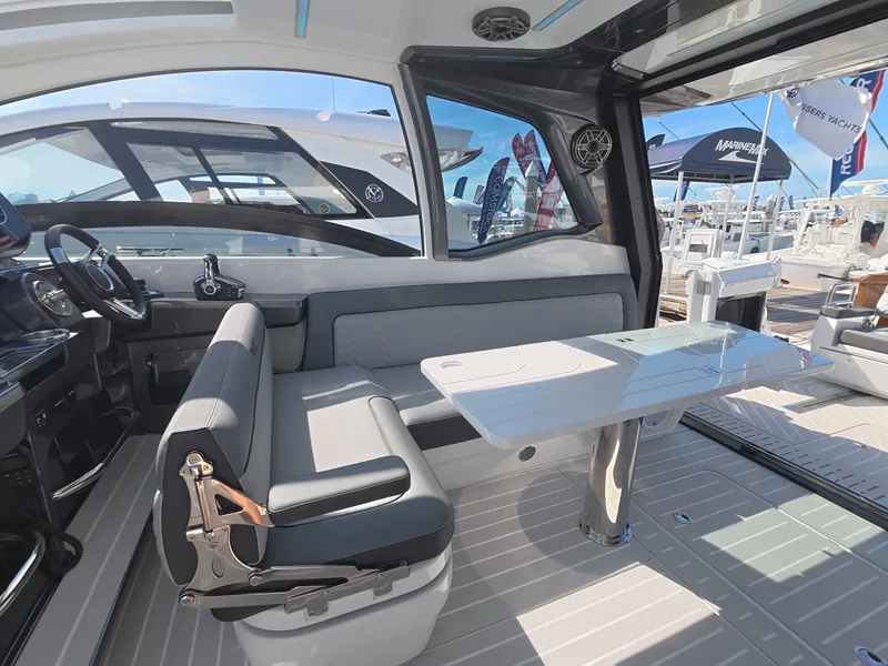 Slide: The Image of Galeon 375 GTO 2027 - 15